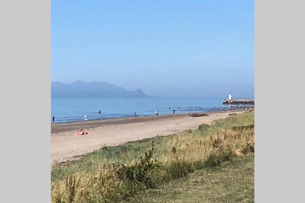 The Brambles Girvan Holiday Cottage By Seaside. Luaran gambar