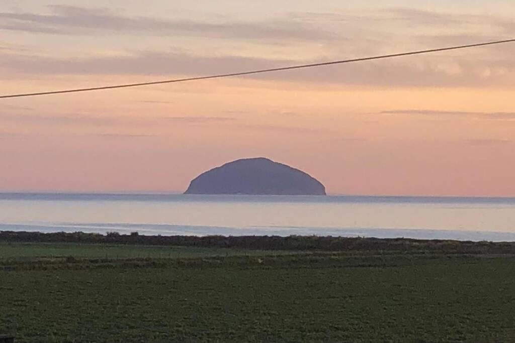 The Brambles Girvan Holiday Cottage By Seaside. Luaran gambar